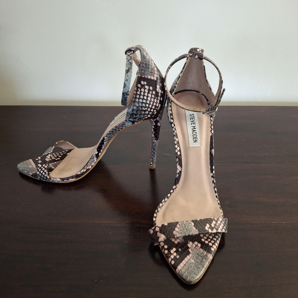 STEVE MADDEN "Sane Snake"  Snakeskin Print- Open Toe - Heel Sandals - Size 7.5